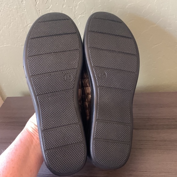 Easy Street Pewter Patent Leather Crocodile‎ Gage Loafers Size 8N NIB - Picture 5 of 8